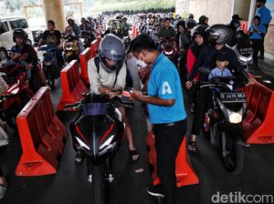 Pengunjung Ramai, Masuk Ancol Antre Panjang