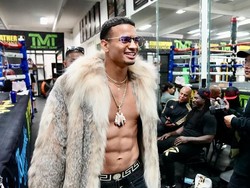 Petinju Bikin Kalung Berbentuk Miniatur Dirinya, Nilainya Rp 400 Jutaan