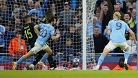 Man City memimpin 2-0 di menit ke-37. Sebuah kemelut di kotak penalti Madrid dituntaskan dengan sundulan Bernardo Silva. AP Photo/Jon Super.