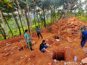 Sarang Semut Penghasil Emas Tambang Ilegal di Sukabumi