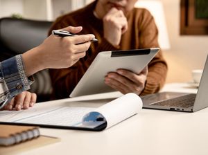 Contoh Notulen Rapat Lengkap dengan Format dan Cara Membuatnya Contoh Notulen Rapat Lengkap dengan Format dan Cara Membuatnya