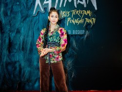 Aghniny Haque Ternyata Masih Suka Disuapi Makan oleh Ibu