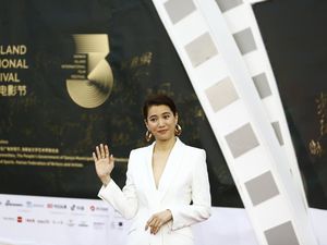 Anita Yuen Dijuluki Audrey Hepburn Hong Kong, Netizen Protes Anita Yuen Dijuluki Audrey Hepburn Hong Kong, Netizen Protes