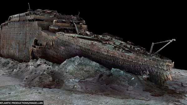 Penampakan Utuh Kapal Titanic di Dasar Laut
