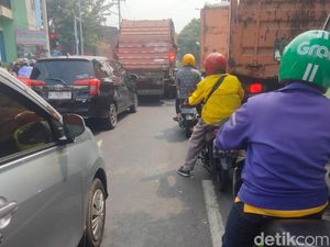 Arus Lalin Kawasan Banyu Urip hingga Margomulyo Luar Biasa Padat!