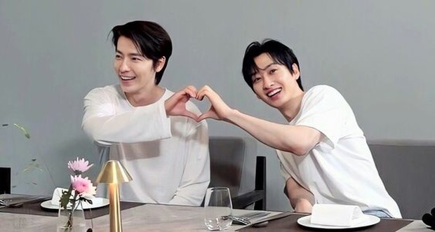 Dong Hae dan Eun Hyuk/Foto: Omniscient Interfering View MBC Omniscient Interfering View