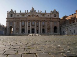 Dunia Hari Ini: Seorang Pria Ditangkap karena Menerobos Gerbang Vatikan