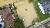 Foto Udara Banjir di Italia yang Tewakan 13 Warga