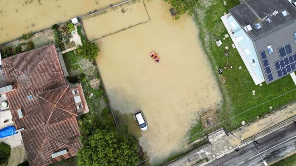 Foto Udara Banjir di Italia yang Tewakan 13 Warga