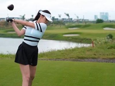 7 Gaya Sporty Gege Elisa Main Golf