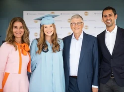 Bill Gates dan Melinda Reuni di Wisuda S2 Anaknya