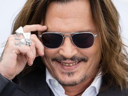 Gigi Johnny Depp yang Jadi Sorotan