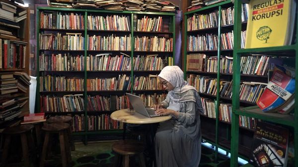 Kedai Kopi Berkonsep Ruang Baca di Solo