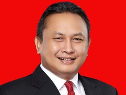 Eks Pejabat OJK Jadi Komisaris Utama Mandiri Sekuritas