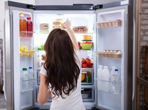 Tips Hilangkan Bau Amis yang Muncul Saat Buka Kulkas Tips Hilangkan Bau Amis yang Muncul Saat Buka Kulkas
