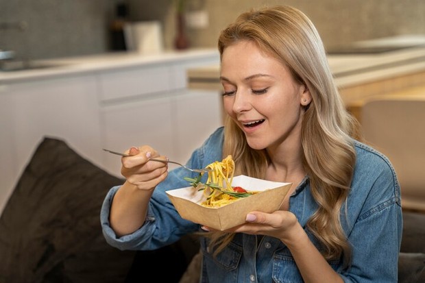 Kurangi karbohidrat olahan/ Foto: Freepik.com/freepik Kurangi karbohidrat olahan