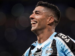 Lagi! Luis Suarez Buat Gol Cantik di Brasil