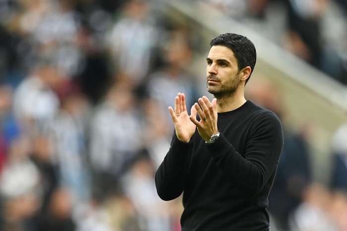 NEWCASTLE UPON TYNE, ENGLAND - MAY 07: Mikel Arteta, Manager of Arsenal, acknowledges the fans after the Premier League match between Newcastle United and Arsenal FC at St. James Park on May 07, 2023 in Newcastle upon Tyne, England. (Photo by Michael Regan/Getty Images)