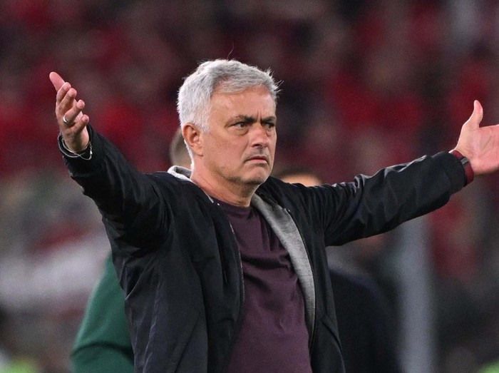 AS Roma lolos ke final Liga Europa 2022/2023 yang sekaligus jadi final keenam Jose Mourinho di kompetisi Eropa. Bisakah The Special One juara lagi?