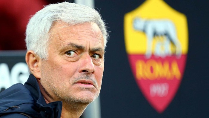 AS Roma lolos ke final Liga Europa 2022/2023 yang sekaligus jadi final keenam Jose Mourinho di kompetisi Eropa. Bisakah The Special One juara lagi?