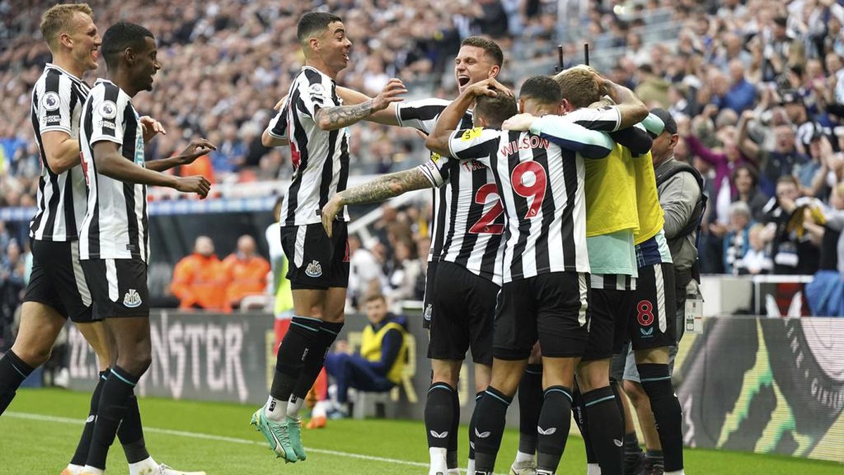 Newcastle United libas Brighton & Hove Albion 4-1 (AP/Owen Humphreys)