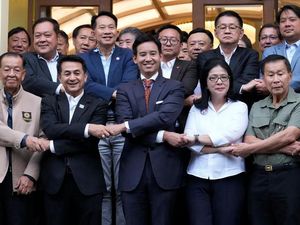 Partai Oposisi Thailand Bertemu Bahas Koalisi yang Rumit