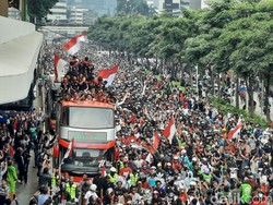 Penampakan Pawai Kontingen SEA Games 2023 Sesaki Jalan Sudirman