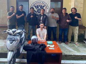 Spesialis Jambret Dompet Emak-emak Dibekuk Polda Bali Spesialis Jambret Dompet Emak-emak Dibekuk Polda Bali