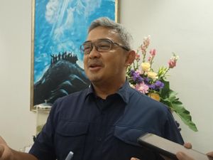 Farhan NasDem Usai Chat WhatsApp Dibalas Anies: I Love Mas Anies