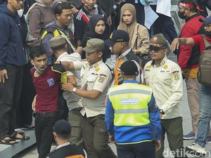 Aksi 3 Copet di 2 Lokasi Pawai Atlet SEA Games Berakhir Diusut Polisi Aksi 3 Copet di 2 Lokasi Pawai Atlet SEA Games Berakhir Diusut Polisi