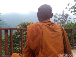 Kala Para Biksu Thailand Healing di Lembah Gunung Ciremai
