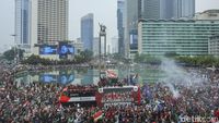 Meriahnya Pawai Kontingen SEA Games 2023 di Bundaran HI