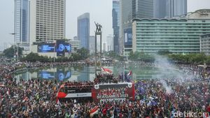 Meriahnya Pawai Kontingen SEA Games 2023 di Bundaran HI