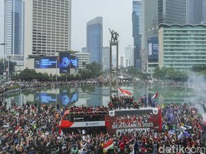 Menpora Minta Maaf Pawai Atlet SEA Games Bikin Macet Menpora Minta Maaf Pawai Atlet SEA Games Bikin Macet