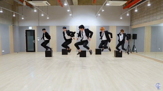 Teen Top dalam video dance practice To You 2020/Foto: YouTube/TEEN TOP Official Teen Top dalam video dance practice To You 2020/Foto: YouTube/TEEN TOP Official