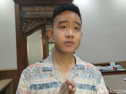 Jan Ethes Dampingi Kiper Argentina, Gibran: Malah Nyasar Sama Martinez