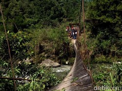18 Rombongan Pengantin di Toraja Utara Jatuh dari Jembatan Gantung, 2 Hilang
