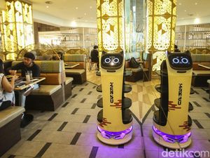 Asyiknya Makan Diantar Robot di Zenbu Tanjung Barat Asyiknya Makan Diantar Robot di Zenbu Tanjung Barat
