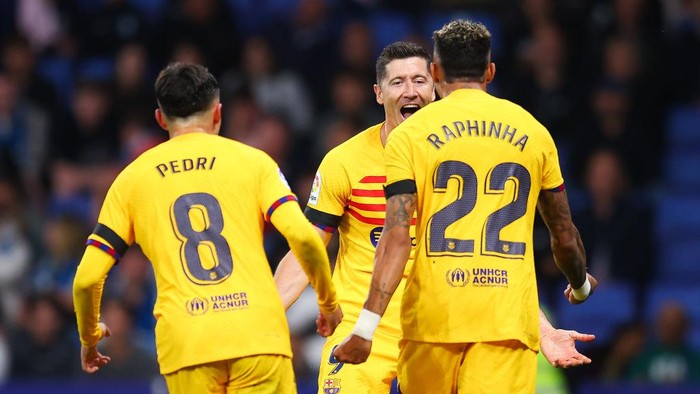 BARCELONA, SPAIN - MAY 14: Robert Lewandowski of FC Barcelona celebrates after scoring the teams first goal during the LaLiga Santander match between RCD Espanyol and FC Barcelona at RCDE Stadium on May 14, 2023 in Barcelona, Spain. (Photo by Eric Alonso/Getty Images)