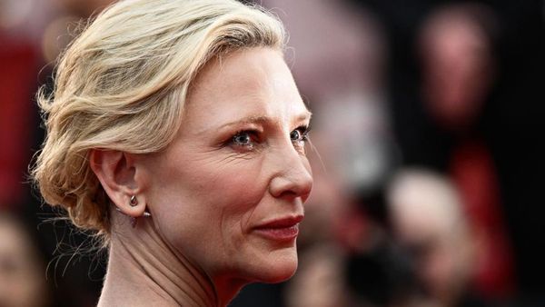 Wajah Cate Blanchett Tetap Memesona Meski Ada Kerutan