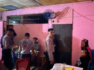 Wanita Gorontalo Jajakan 5 Anak di Bawah Umur ke Pria Hidung Belang Ditangkap Wanita Gorontalo Jajakan 5 Anak di Bawah Umur ke Pria Hidung Belang Ditangkap
