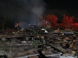 Bahan Bekas Kapal Ludes Terbakar di Kawasan Pelabuhan Benoa