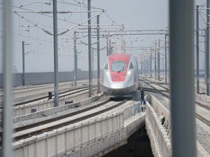 Kereta Cepat Jakarta-Bandung Baru Benar-benar Beroperasi Oktober