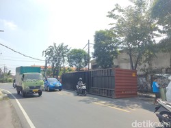 Kontainer 30 Ton Jatuh Hampir Timpa Kanit dan Kapolsek Krembangan Surabaya