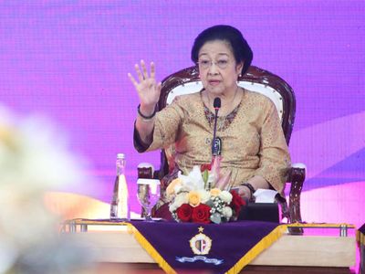Momen Megawati Hadiri Peluncuran 58 Buku di Lemhannas