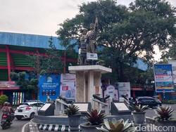 Dua Monumen Bersejarah di Kayutangan Malang akan Dipindah, Netizen: Ngapain?