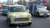 Potret Ratusan Mobil Kuno Wara-wiri di Magelang