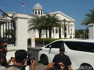 Prabowo Bertemu SBY di Pacitan, Sinyal Demokrat Merapat ke Gerindra? Prabowo Bertemu SBY di Pacitan, Sinyal Demokrat Merapat ke Gerindra?