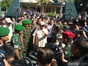 Emak-emak Teriak I Love You saat Prabowo Tiba di Tanah Kelahiran SBY