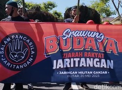 Relawan Jari Tangan Deklarasikan Ganjar Capres di Istana Gebang Blitar